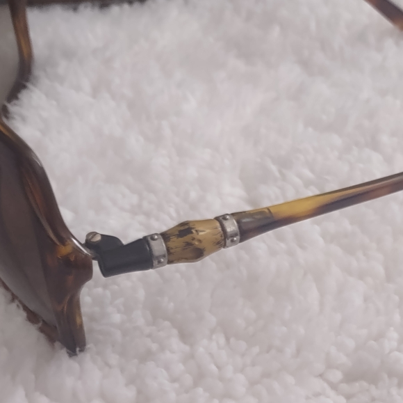 Gucci sunglasses main image 4